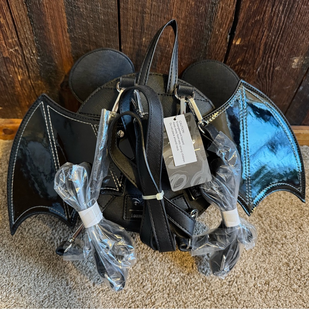 NWT LASR Exclusive Bat Mickey Loungefly Backpack - Picture 6 of 6